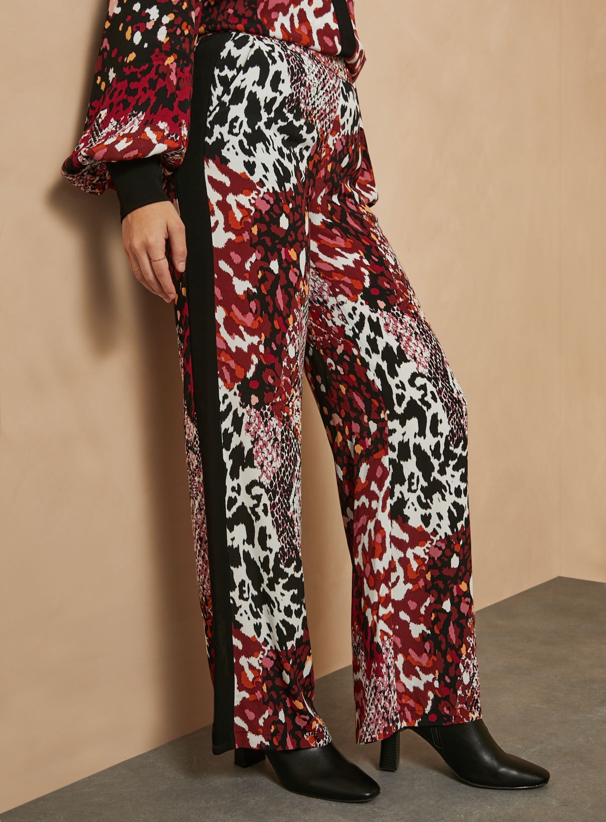 EVERBELLE Animal Print Wide Leg Trousers 14 - Image 2 thumbnail